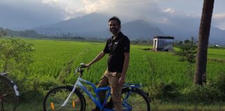 ‘We don’t use AWS or Azure’ Zoho Sridhar Vembu clarifies